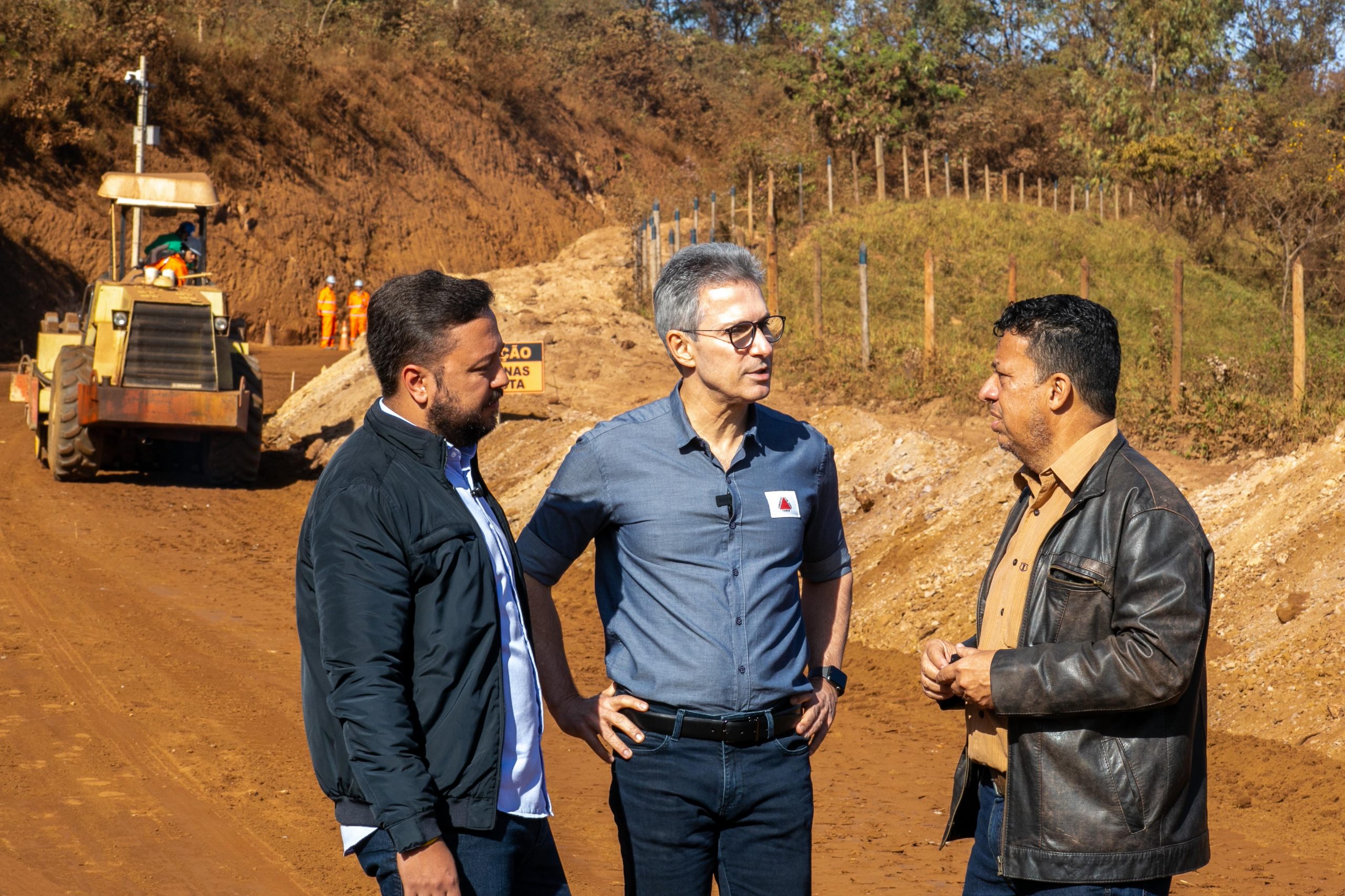 Governador vistoria obras na MG-437, em trecho que vai ligar Nova Lima e Sabará