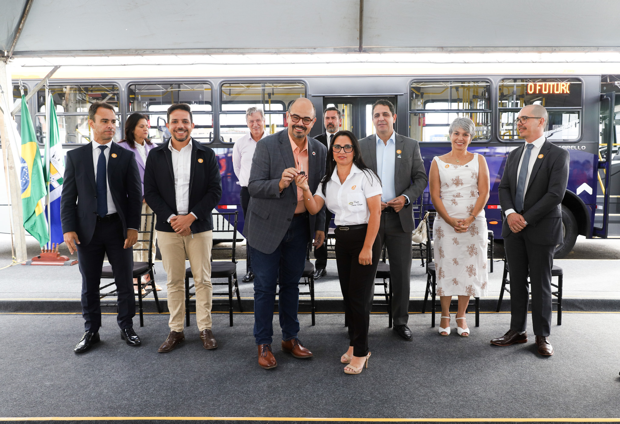 Entrega de novos ônibus em Betim pelo Governo de Minas marca a conclusão da maior renovação da história do transporte metropolitano 