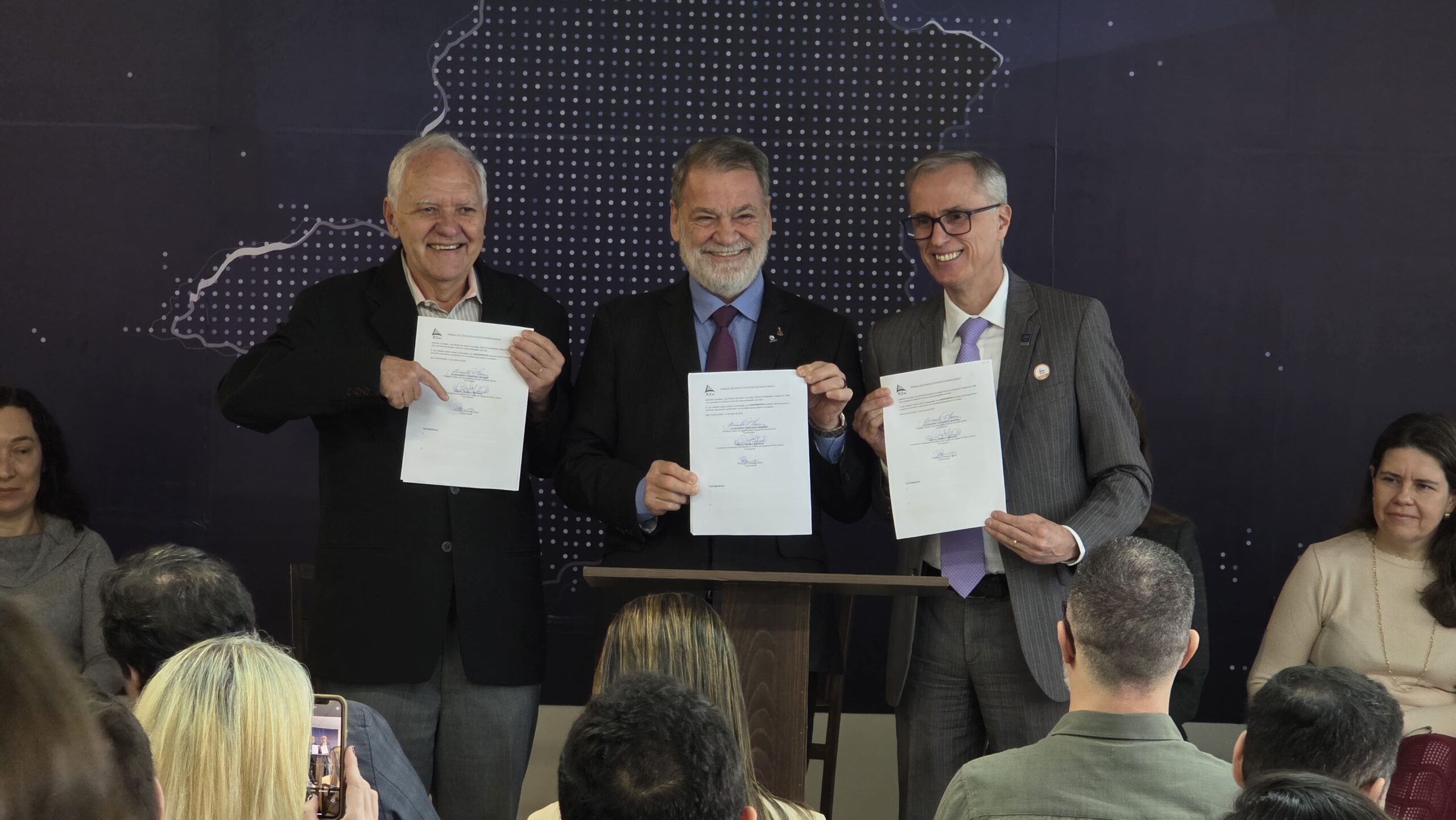Agência RMBH participa de assinatura de convênio que amplia estudos para revitalização da Bacia e Lagoa da Pampulha